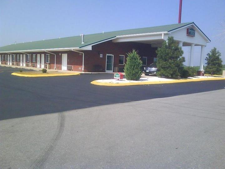 Deerfield Inn And Suites Steele Buitenkant foto