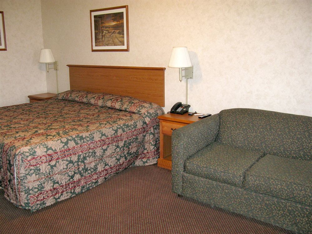 Deerfield Inn And Suites Steele Buitenkant foto