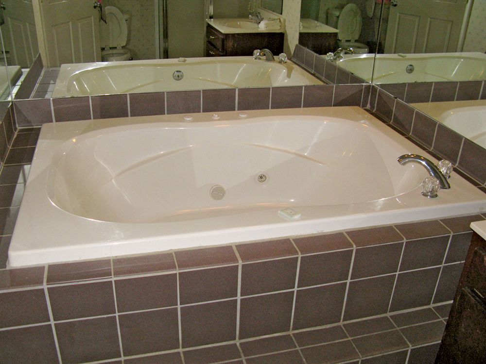 Deerfield Inn And Suites Steele Buitenkant foto