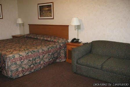 Deerfield Inn And Suites Steele Buitenkant foto